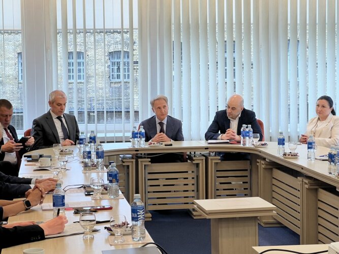Meeting with the representatives of Ukrainian legal institutions at the Court