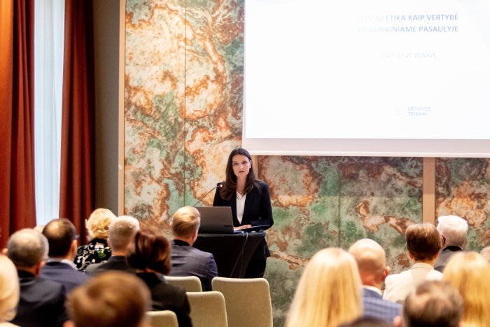 LAT atstovės konferencijoje apie teisėjų etiką: „pasitikėjimas teismais tiesiogiai priklauso nuo teisėjų požiūrio į profesinę etiką ir jos principų laikymosi“